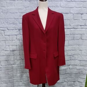 Red Blazer with Notched Lapels and Structured Shoulders